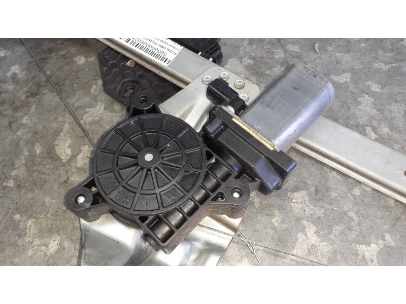 Recambio de elevalunas delantero izquierdo para dacia sandero referencia OEM IAM D371001M13616 ELECTRICO CON MOTOR