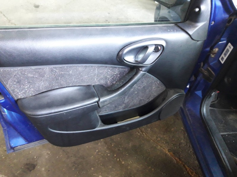 citroen xsara berlina del año 2000