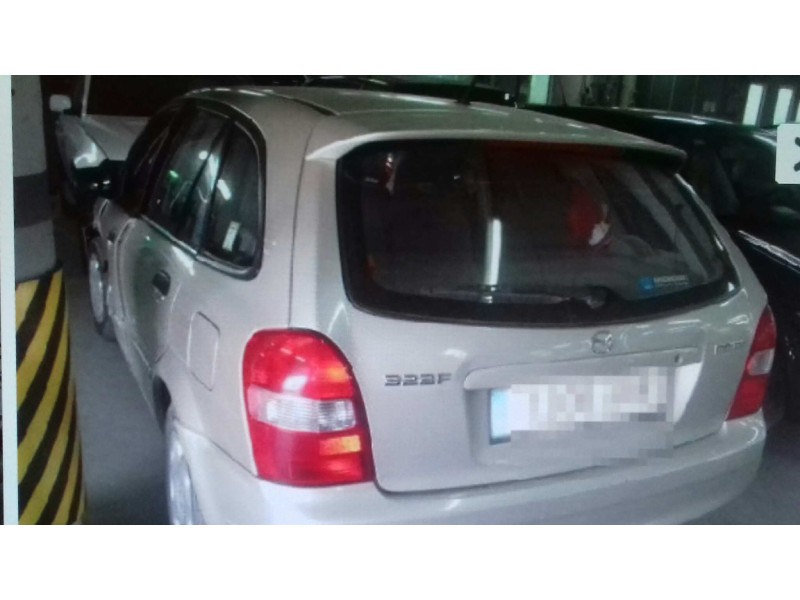 mazda 323 berl. f/s (bj) del año 2001