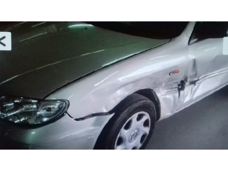 mazda 323 berl. f/s (bj) del año 2001