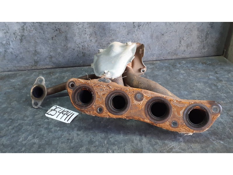 Recambio de colector escape para toyota prius+ referencia OEM IAM   