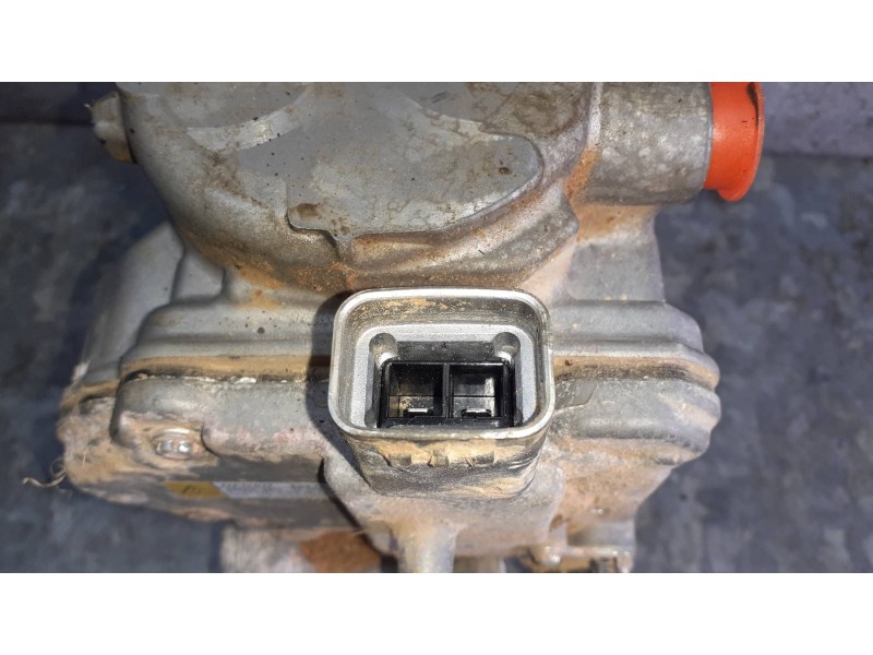 Recambio de compresor aire acondicionado para toyota prius+ referencia OEM IAM 0422000404  DENSO