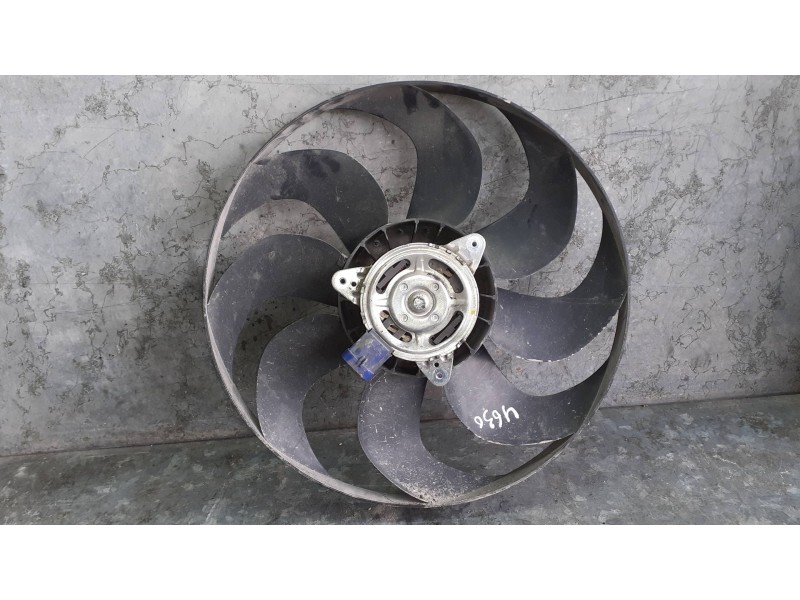 Recambio de electroventilador para dacia sandero referencia OEM IAM SR334110 5000991 5YY0584