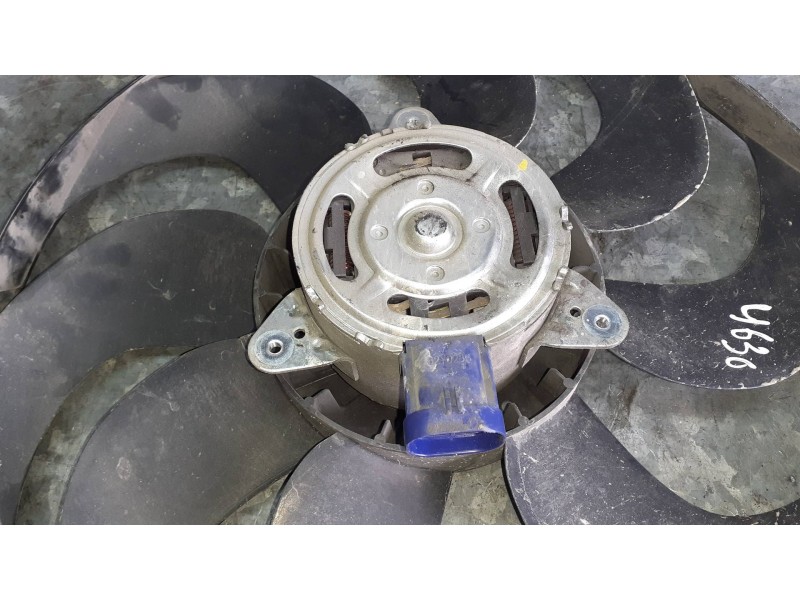 Recambio de electroventilador para dacia sandero referencia OEM IAM SR334110 5000991 5YY0584