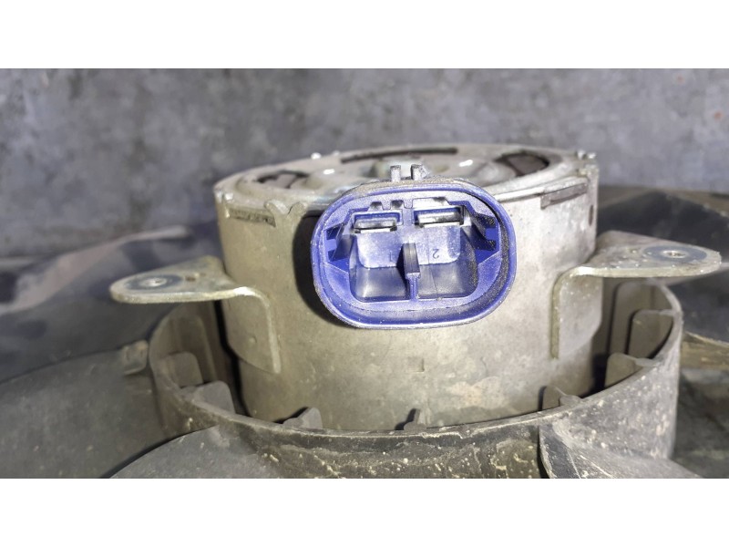 Recambio de electroventilador para dacia sandero referencia OEM IAM SR334110 5000991 5YY0584