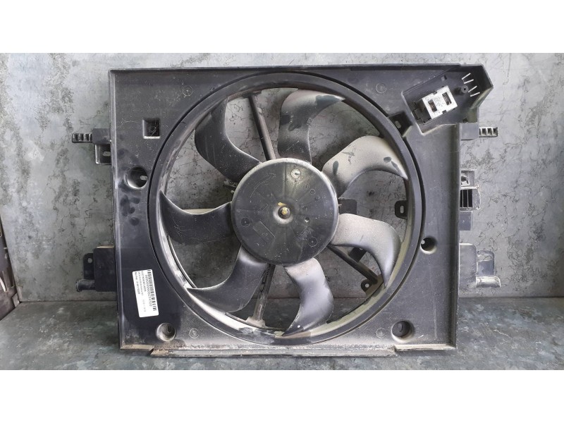Recambio de electroventilador para dacia duster ambiance 4x2 referencia OEM IAM 214811626R  