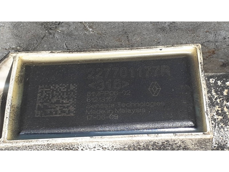Recambio de sensor para dacia duster ambiance 4x2 referencia OEM IAM 227701177R 61213167 