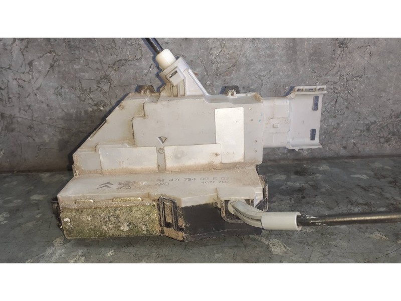 Recambio de cerradura puerta trasera derecha para citroen c4 berlina referencia OEM IAM 9647175480E00 40727122 