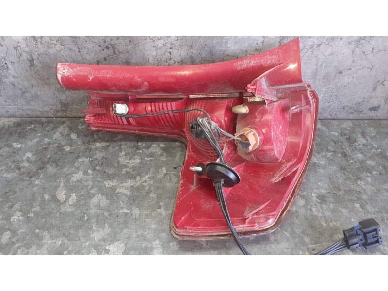 Recambio de piloto trasero derecho para citroen c4 berlina referencia OEM IAM 9655863980  