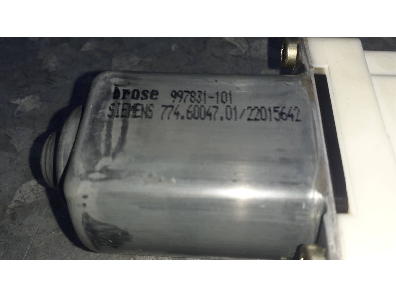 Recambio de motor elevalunas delantero derecho para citroen c4 berlina referencia OEM IAM 996388101 503620090404047 997831101