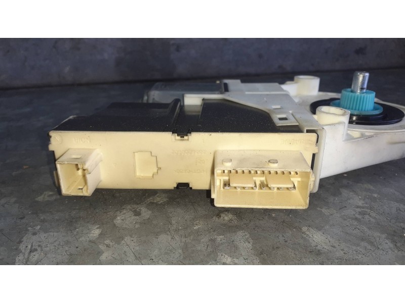 Recambio de motor elevalunas delantero derecho para citroen c4 berlina referencia OEM IAM 996388101 503620090404047 997831101