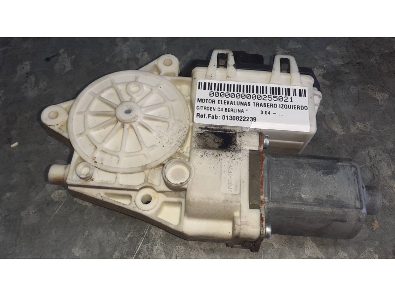 Recambio de motor elevalunas trasero izquierdo para citroen c4 berlina referencia OEM IAM 0130822239 1137328165 BOSCH
