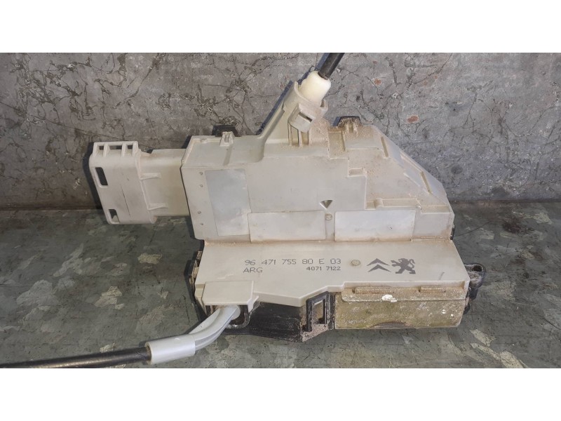Recambio de cerradura puerta trasera izquierda para citroen c4 berlina referencia OEM IAM 9647175580E03 40717122 