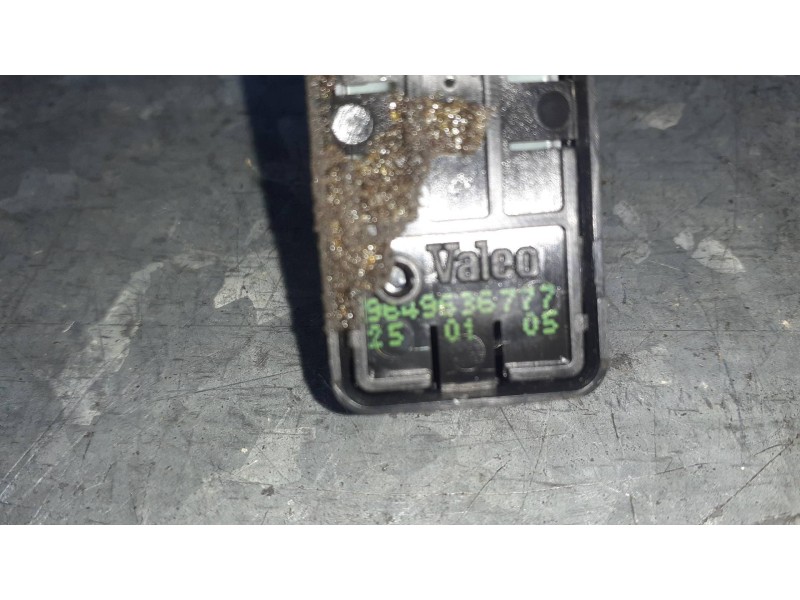 Recambio de mando elevalunas trasero derecho para citroen c4 berlina referencia OEM IAM 9649636777  