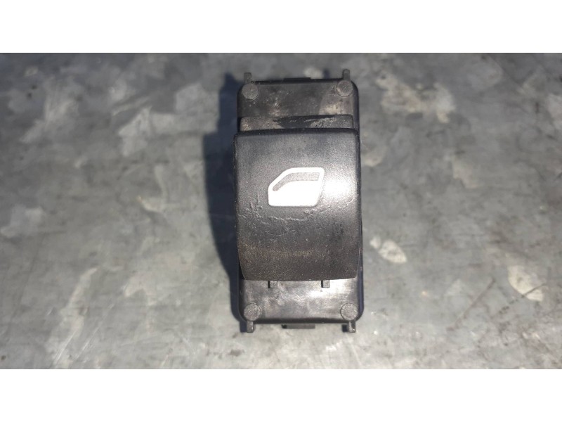 Recambio de mando elevalunas delantero derecho para citroen c4 berlina referencia OEM IAM 9651465677  