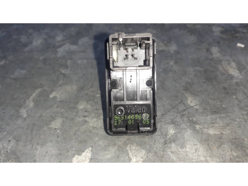 Recambio de mando elevalunas delantero derecho para citroen c4 berlina referencia OEM IAM 9651465677  