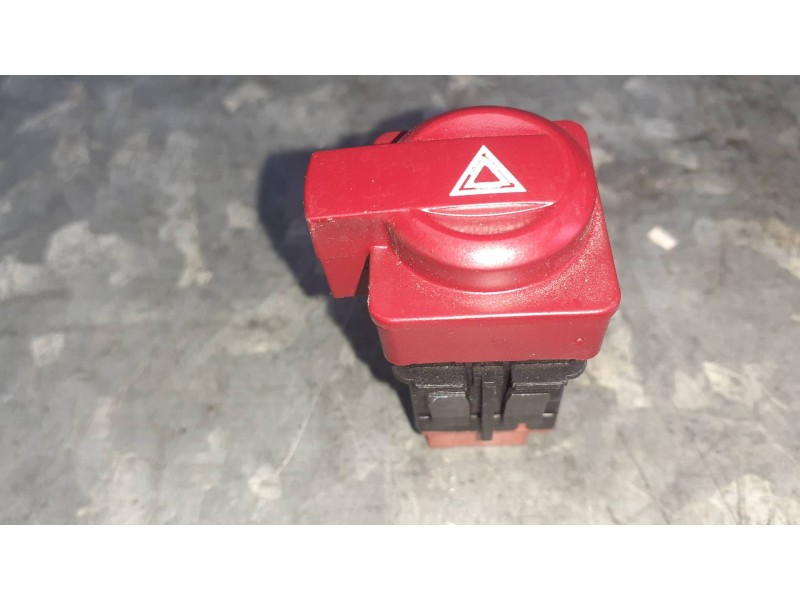 Recambio de warning para citroen c4 berlina referencia OEM IAM 96480877KR  