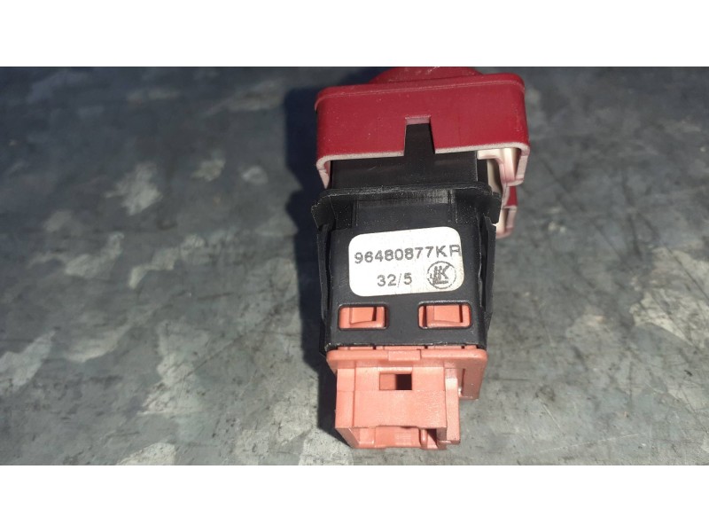 Recambio de warning para citroen c4 berlina referencia OEM IAM 96480877KR  