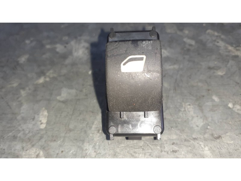 Recambio de mando elevalunas trasero izquierdo para citroen c4 berlina referencia OEM IAM 9649636777  