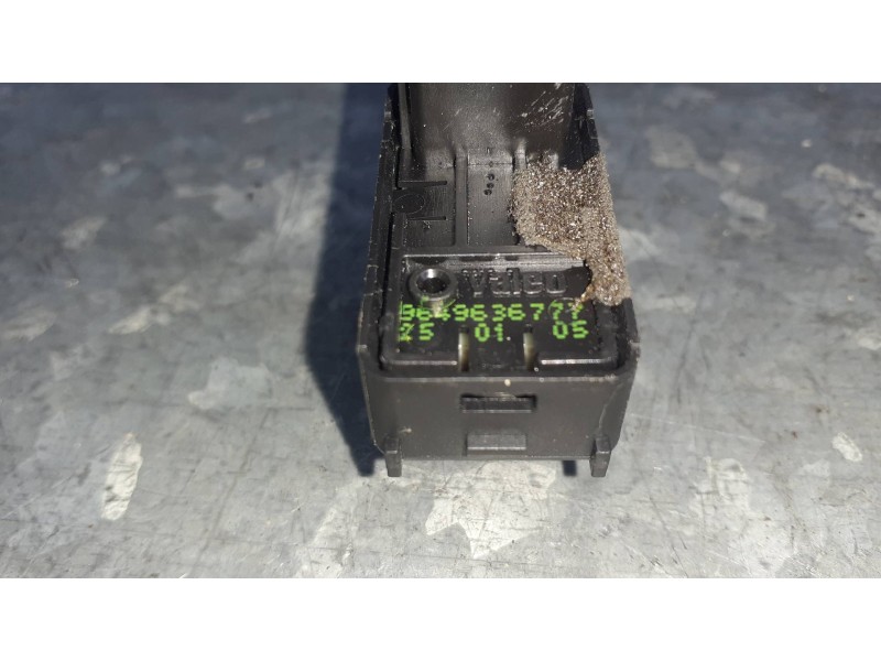 Recambio de mando elevalunas trasero izquierdo para citroen c4 berlina referencia OEM IAM 9649636777  