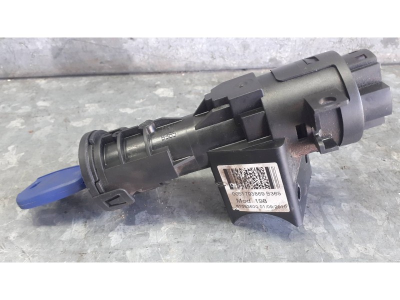 Recambio de conmutador de arranque para fiat bravo (198) referencia OEM IAM 0051793869 61083600 05521011676