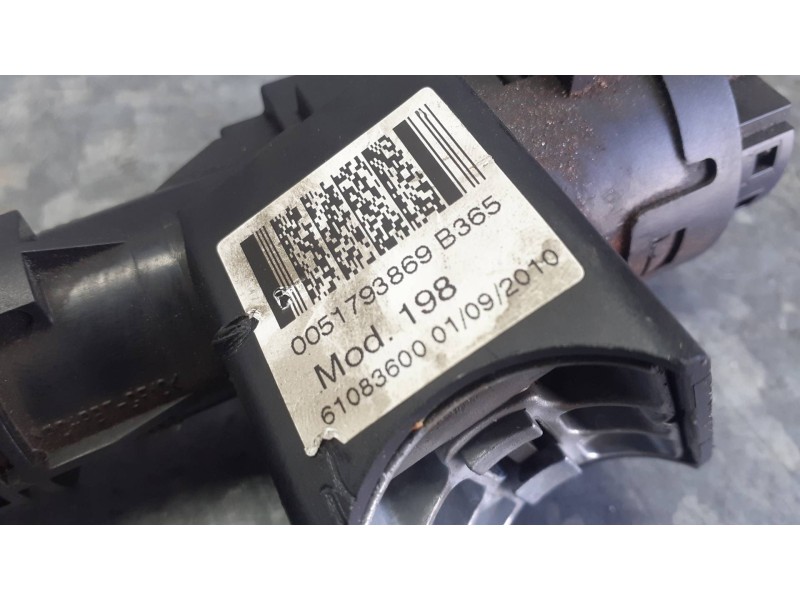 Recambio de conmutador de arranque para fiat bravo (198) referencia OEM IAM 0051793869 61083600 05521011676