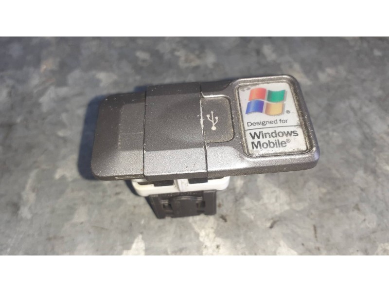 Recambio de cargador movil para fiat bravo (198) referencia OEM IAM 735493636A653  