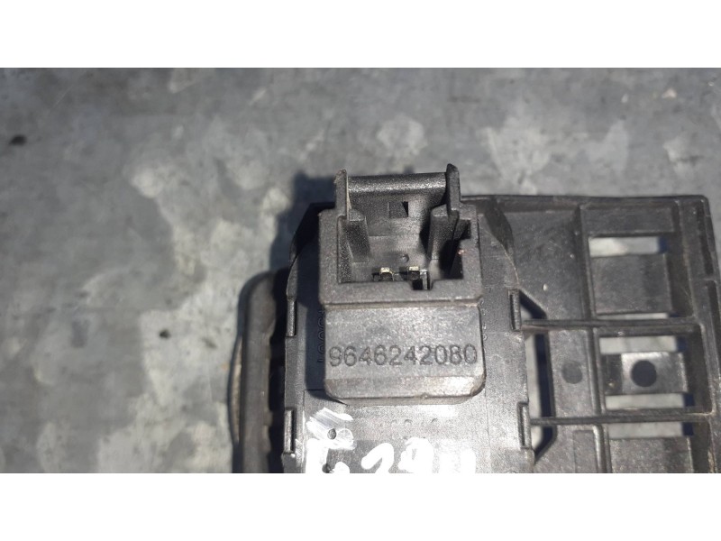 Recambio de maneta exterior maletero / porton para peugeot 407 referencia OEM IAM 05045001 9656242080 