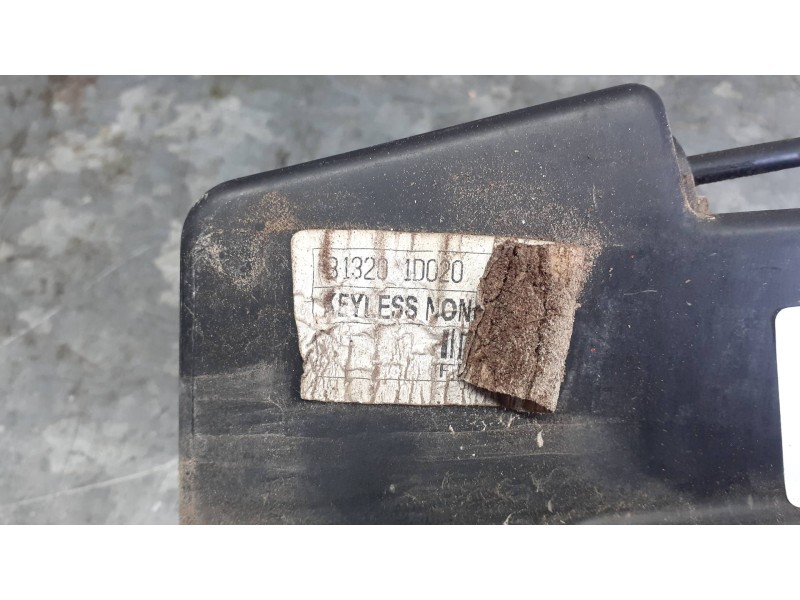 Recambio de cerradura puerta delantera derecha para kia carens (un) referencia OEM IAM 313201D020  