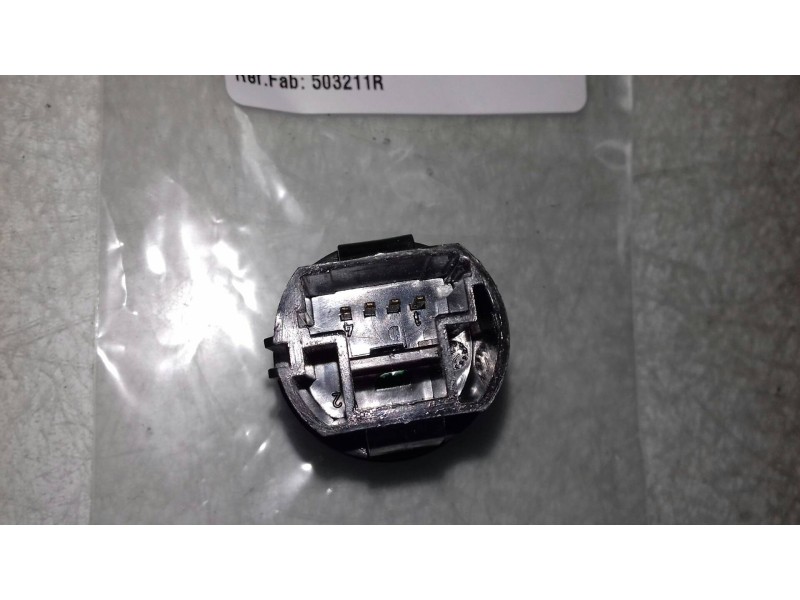 Recambio de interruptor para renault captur xmod referencia OEM IAM 503211R  START STOP