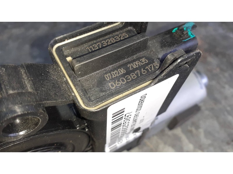 Recambio de motor elevalunas delantero izquierdo para kia carens (un) referencia OEM IAM   