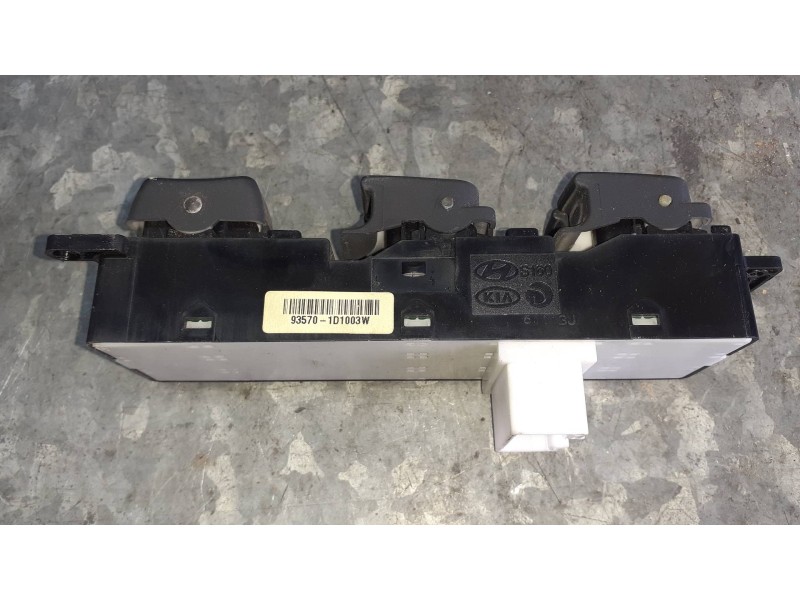 Recambio de mando elevalunas delantero izquierdo para kia carens (un) referencia OEM IAM 935701D1003W  