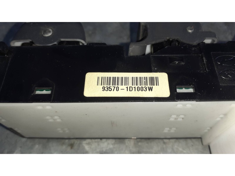 Recambio de mando elevalunas delantero izquierdo para kia carens (un) referencia OEM IAM 935701D1003W  