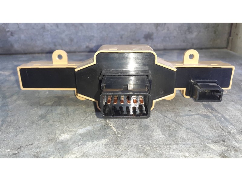 Recambio de warning para kia carens (un) referencia OEM IAM 957901D000  