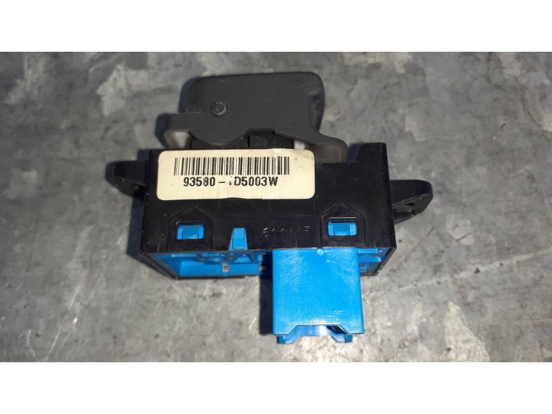 Recambio de mando elevalunas trasero derecho para kia carens (un) referencia OEM IAM 935801D5003W  