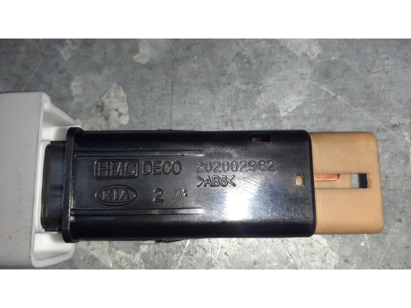 Recambio de interruptor para kia carens (un) referencia OEM IAM 621W05010  