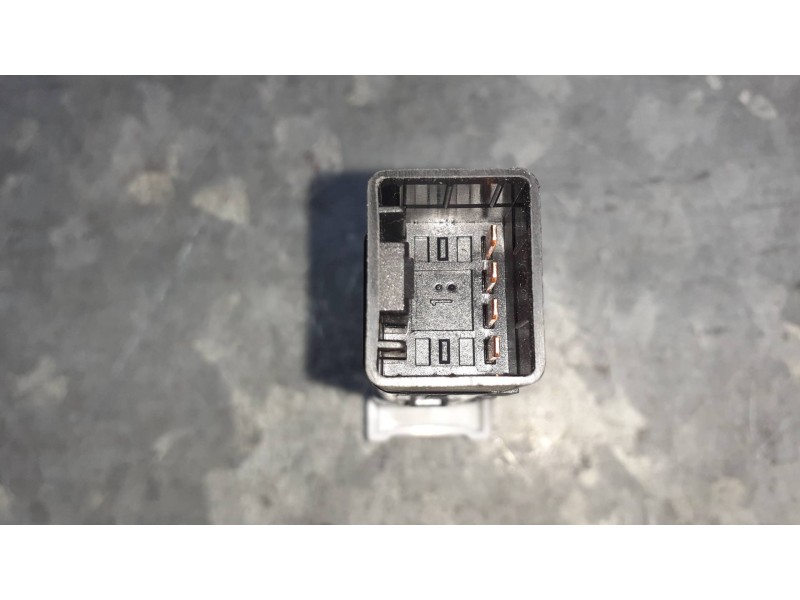 Recambio de interruptor para kia carens (un) referencia OEM IAM 621W05010  
