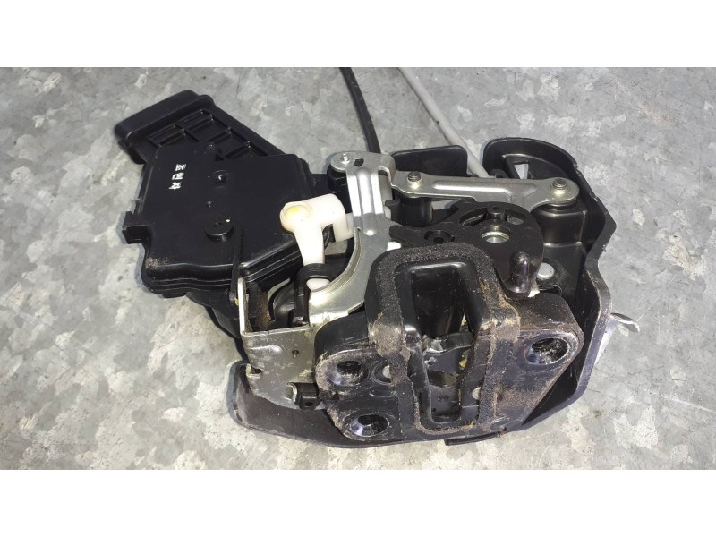 Recambio de cerradura puerta trasera derecha para kia carens (un) referencia OEM IAM 814201D010  