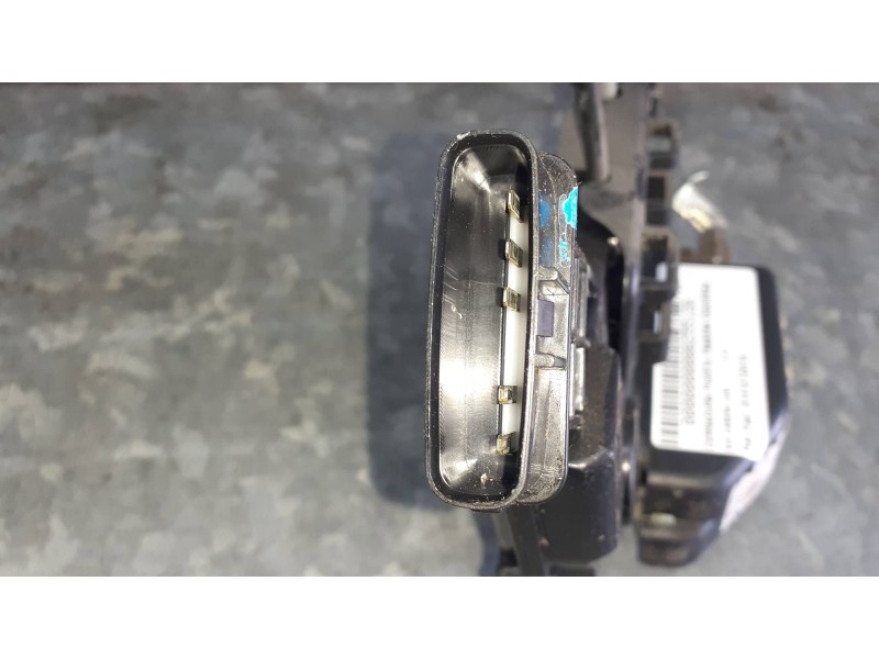 Recambio de cerradura puerta trasera izquierda para kia carens (un) referencia OEM IAM 814101D010  