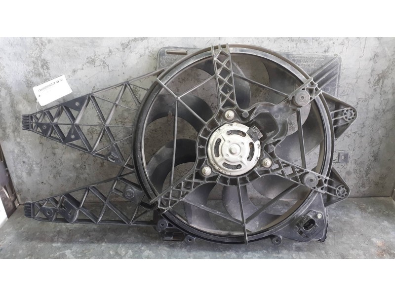 Recambio de electroventilador para fiat bravo (198) referencia OEM IAM 882300200 DENSO 
