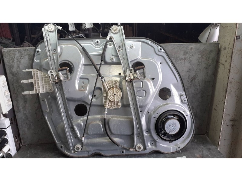 Recambio de elevalunas delantero derecho para kia carens (un) referencia OEM IAM 824801D230 ELECTRICO SIN MOTOR