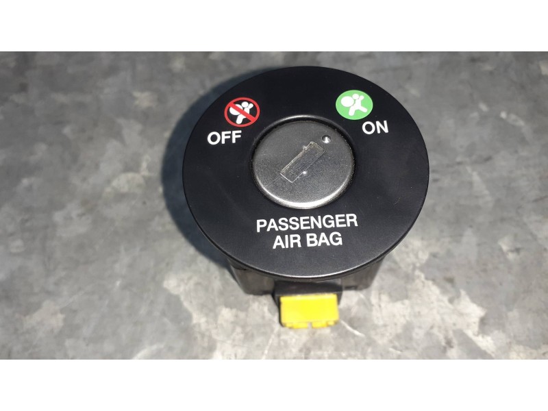 Recambio de interruptor para kia carens (un) referencia OEM IAM   