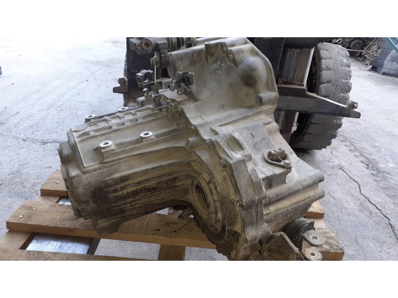 Recambio de caja cambios para nissan primera berlina (p12) acenta referencia OEM IAM 6J00  