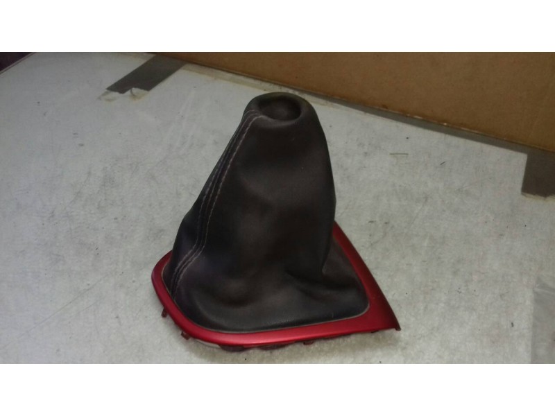 Recambio de guarnecidos palanca cambio para renault captur xmod referencia OEM IAM   