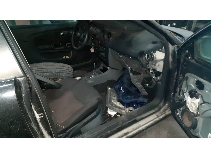 seat ibiza (6l1) del año 2008