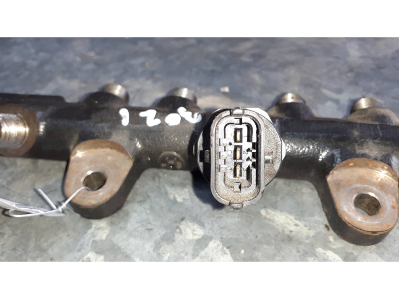 Recambio de rampa inyectora para renault captur xmod referencia OEM IAM   
