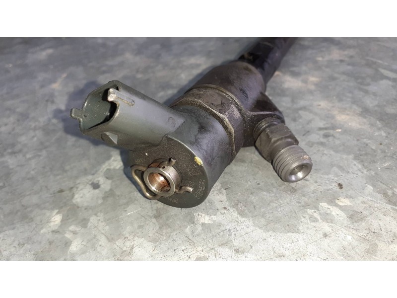 Recambio de inyector para kia carens (un) referencia OEM IAM 3380027400 BIBNC1H 