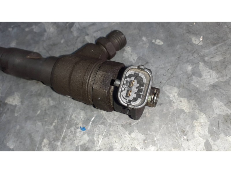 Recambio de inyector para renault captur xmod referencia OEM IAM H8201453073 0445110652 