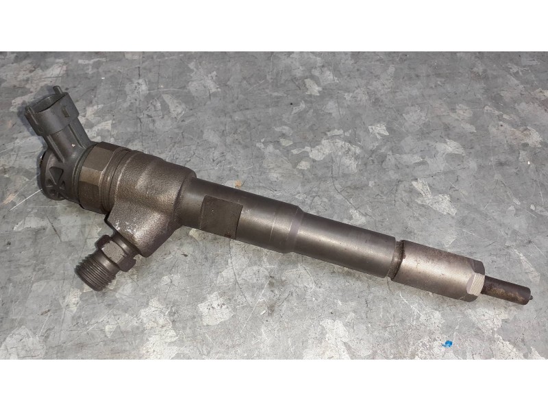 Recambio de inyector para renault captur xmod referencia OEM IAM H8201453073 0445110652 