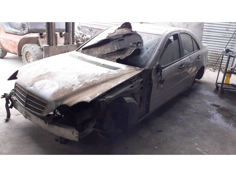 mercedes-benz clase c (w203) berlina del año 2003